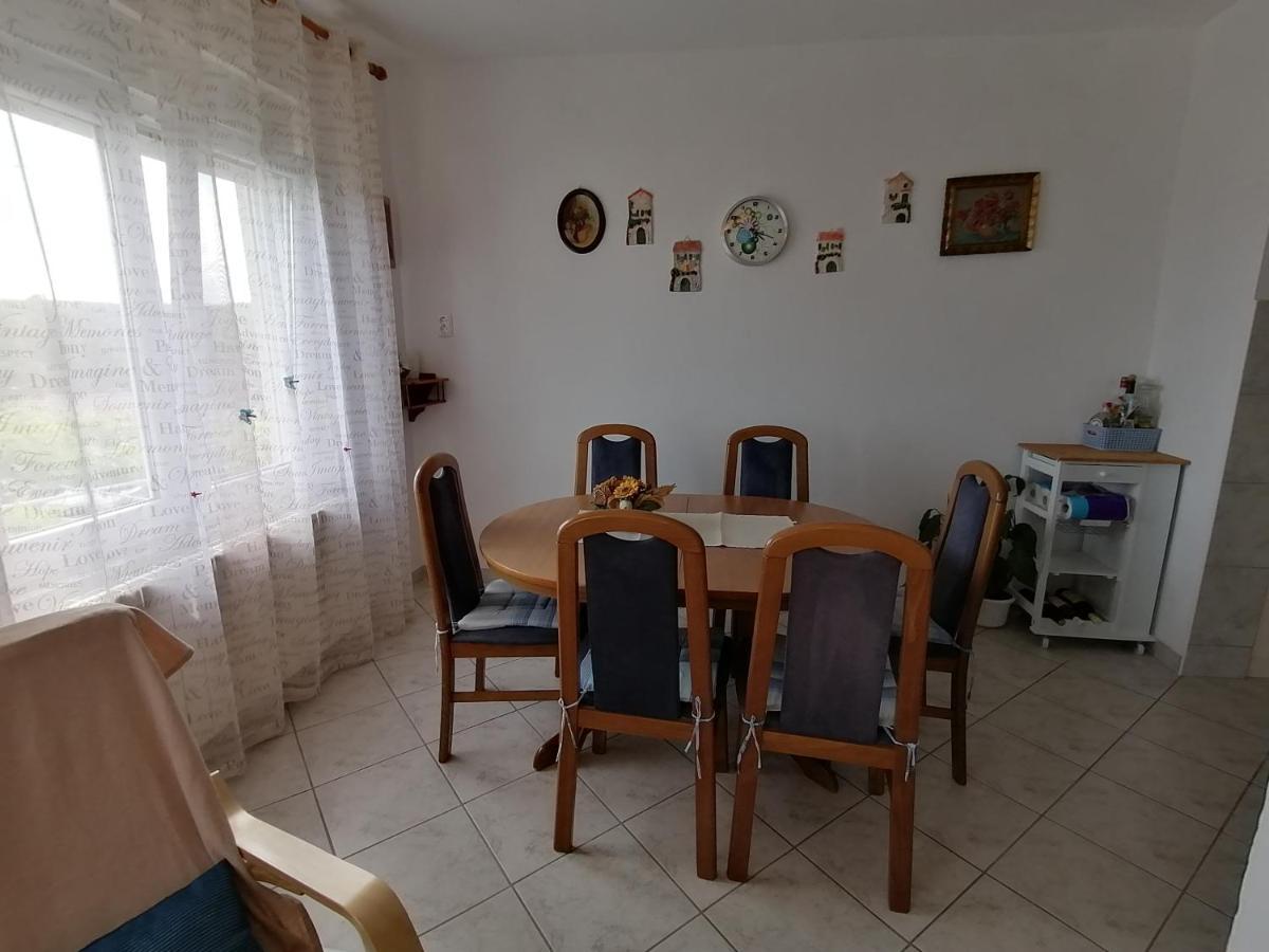 Apartment Varelija 布里比尔 外观 照片