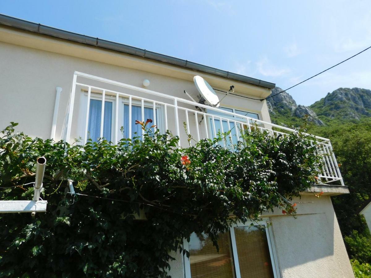 Apartment Varelija 布里比尔 外观 照片