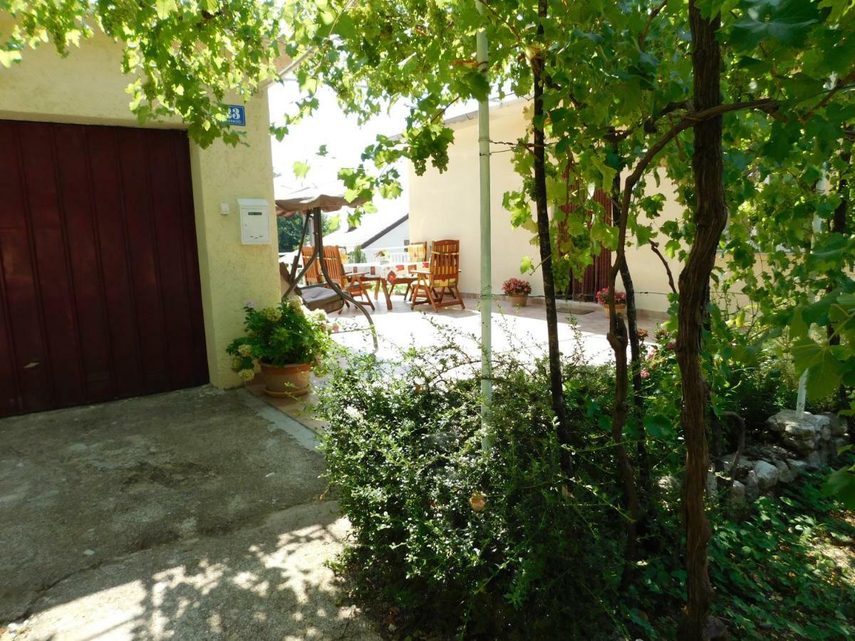 Apartment Varelija 布里比尔 外观 照片